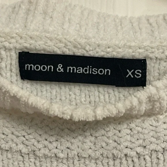 moon & madison Textured Cream Sweater - Picture 4 of 5